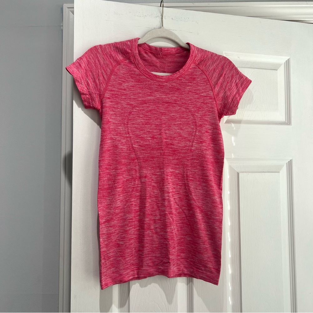 Lululemon Swiftly Tech Short Sleeve Tee in Heathered Boom Juice